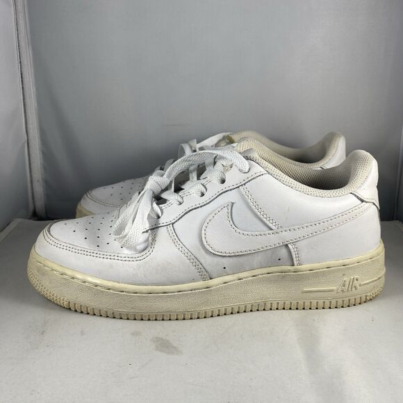 Nike Shoes Youth Air Force 1 Low LE Triple White AF1 Sneakers DH2920-111 Size 7Y - Picture 2 of 9